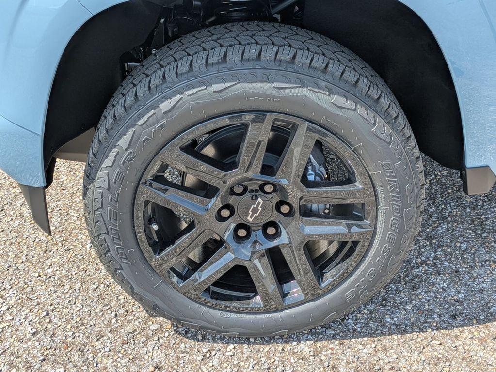 new 2025 Chevrolet Colorado car, priced at $50,175
