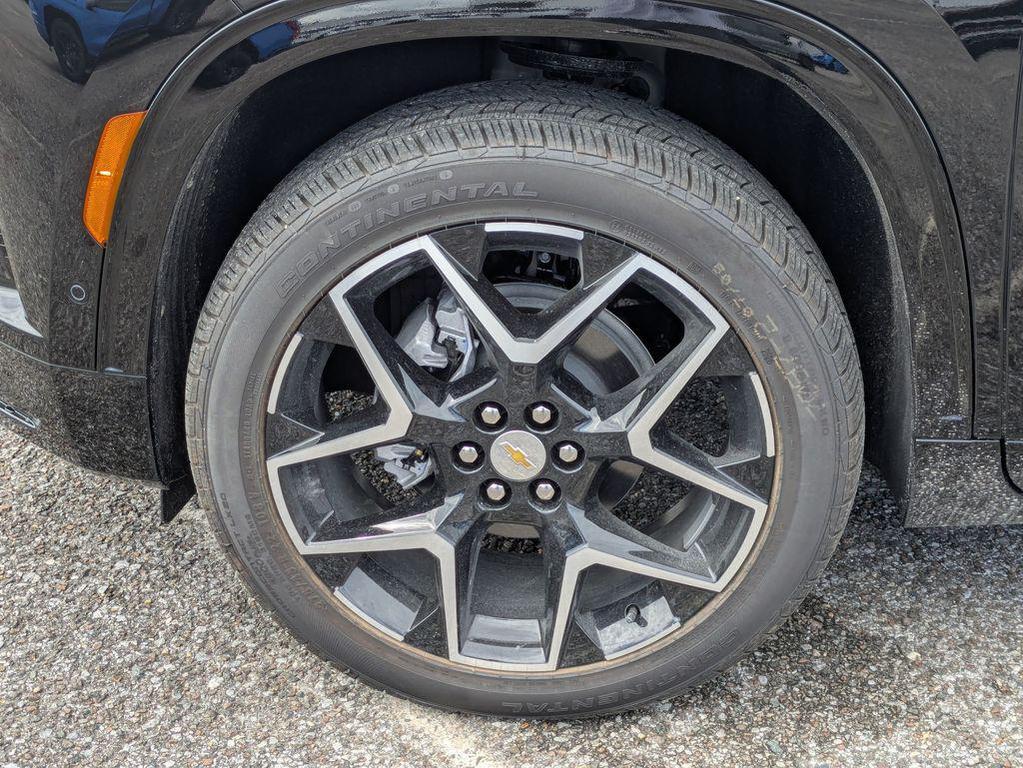new 2026 Chevrolet Traverse car, priced at $59,015