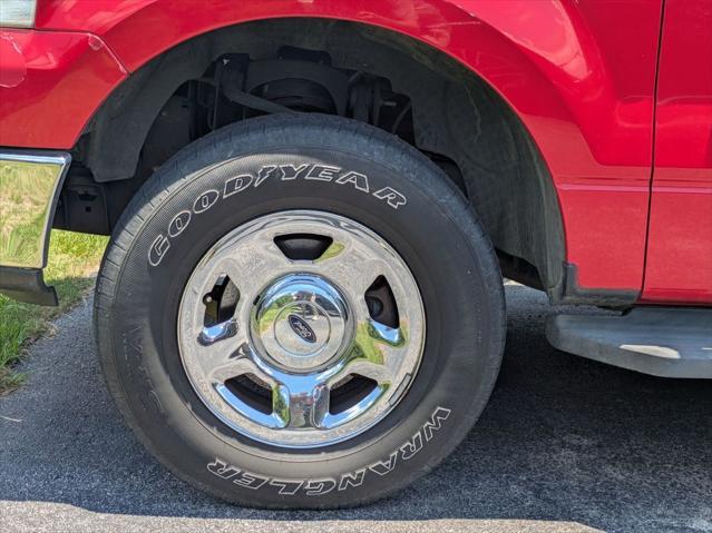 used 2006 Ford F-150 car, priced at $5,198