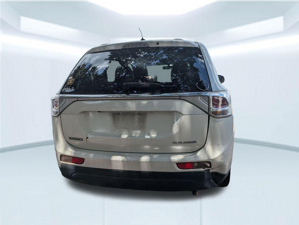 used 2014 Mitsubishi Outlander car, priced at $3,355
