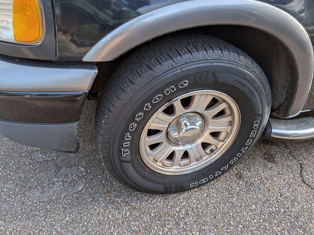 used 2000 Ford Expedition car, priced at $2,900