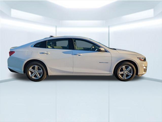 new 2025 Chevrolet Malibu car, priced at $27,495