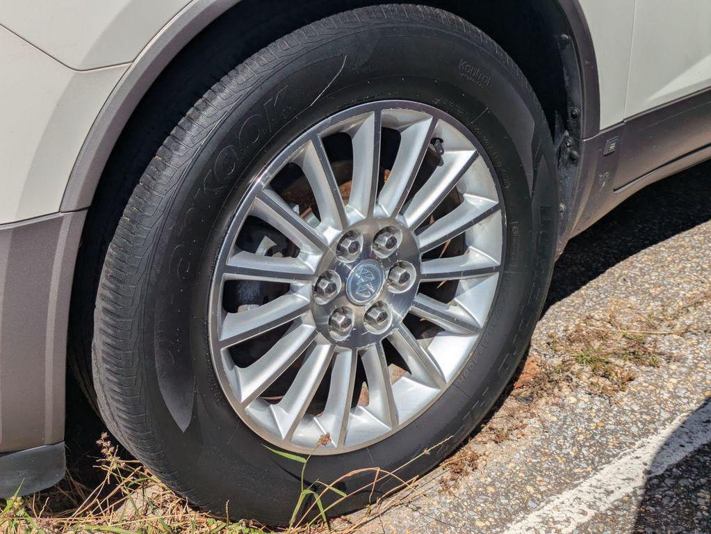 used 2009 Buick Enclave car, priced at $6,755