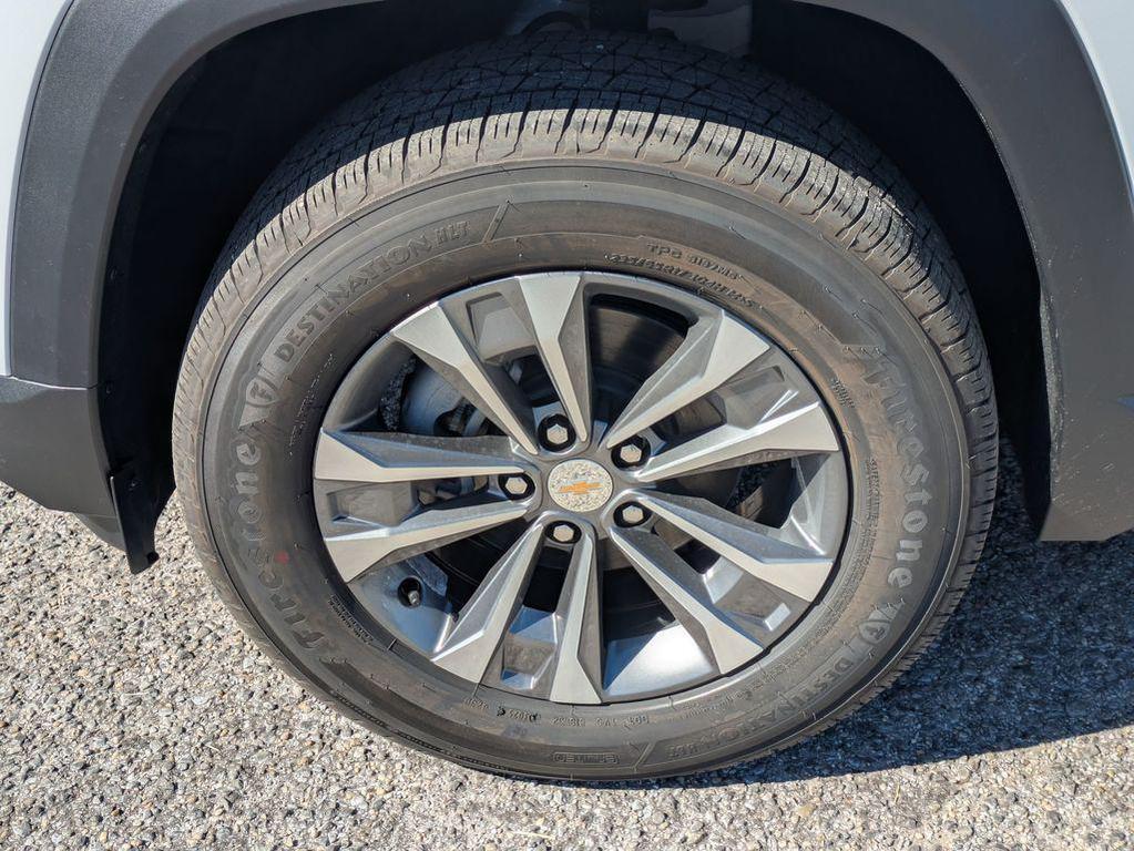 new 2026 Chevrolet Equinox car, priced at $32,965