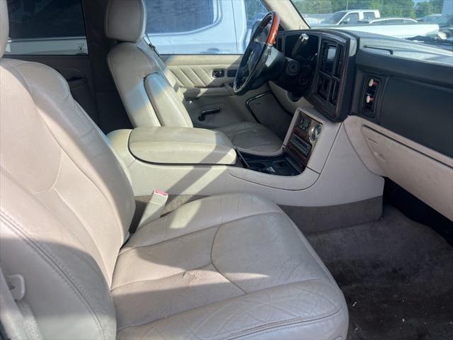 used 2006 Cadillac Escalade ESV car, priced at $5,990