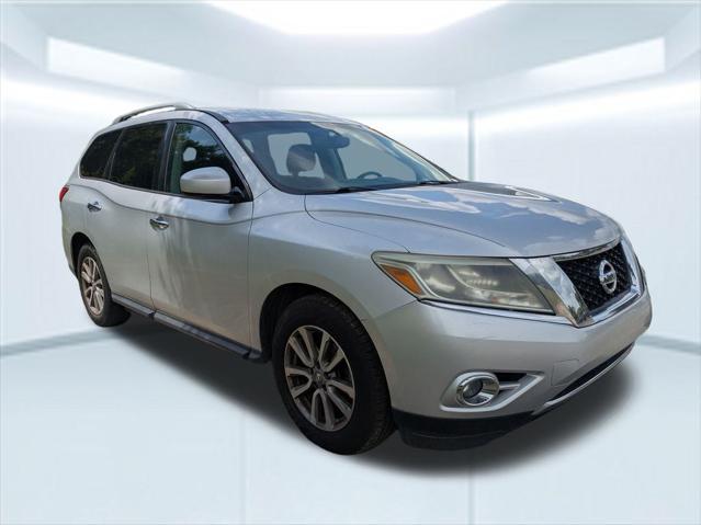 used 2015 Nissan Pathfinder car, priced at $7,998