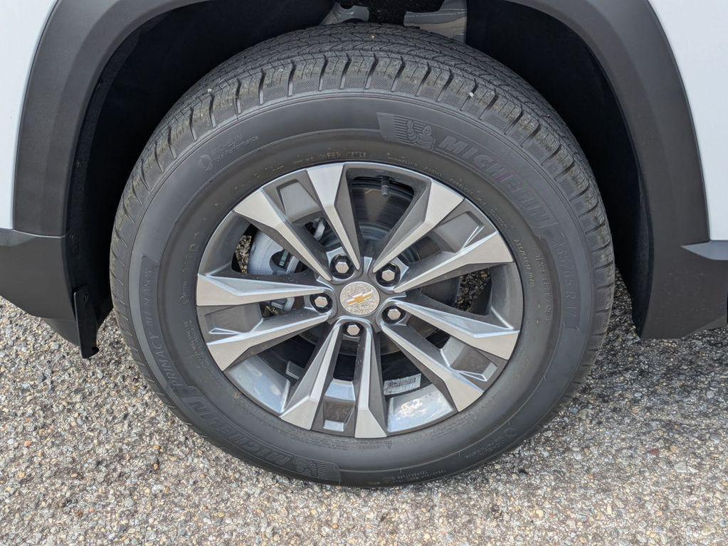 new 2026 Chevrolet Equinox car, priced at $35,605