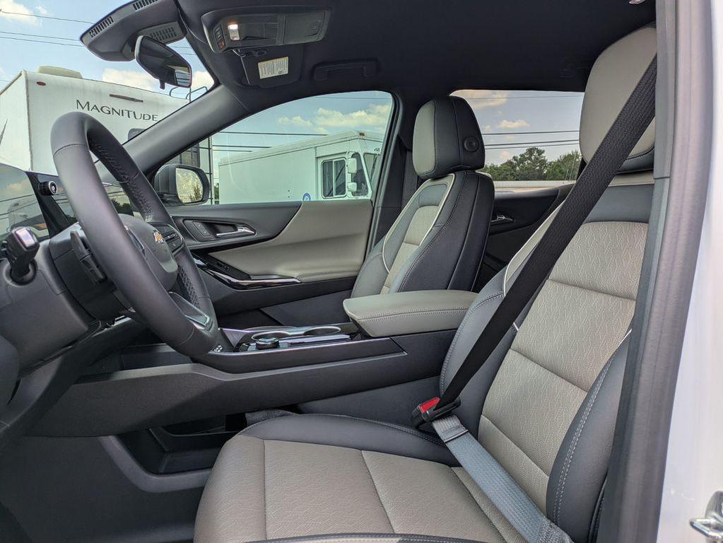 new 2026 Chevrolet Equinox car, priced at $35,605