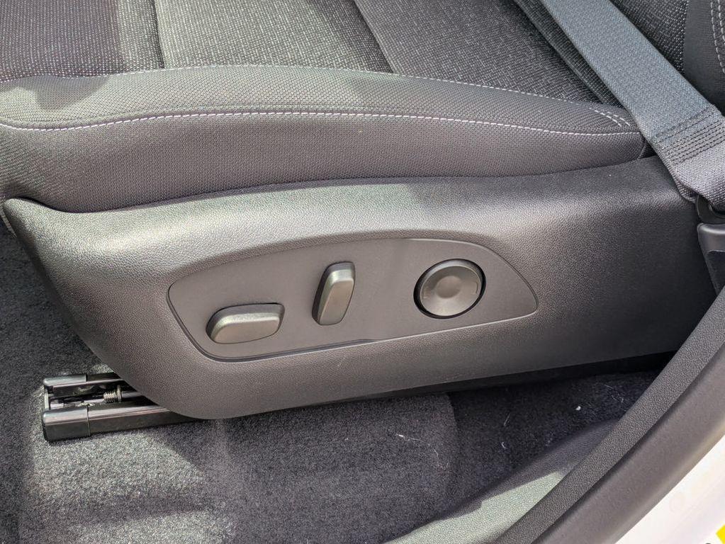 new 2025 Chevrolet Traverse car