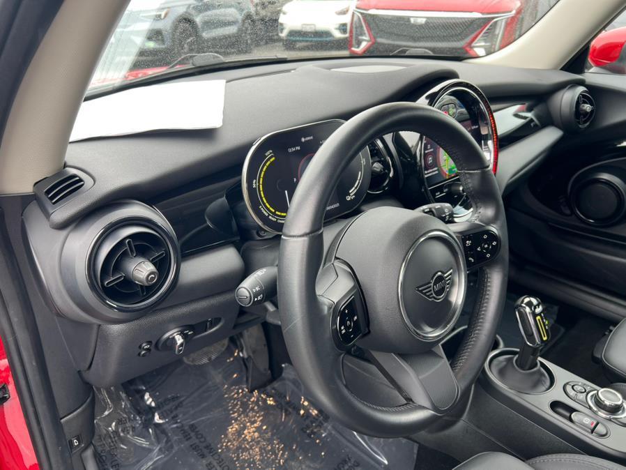 used 2023 MINI SE Hardtop car, priced at $18,900