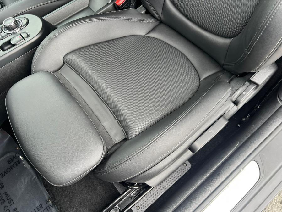 used 2023 MINI SE Hardtop car, priced at $18,900
