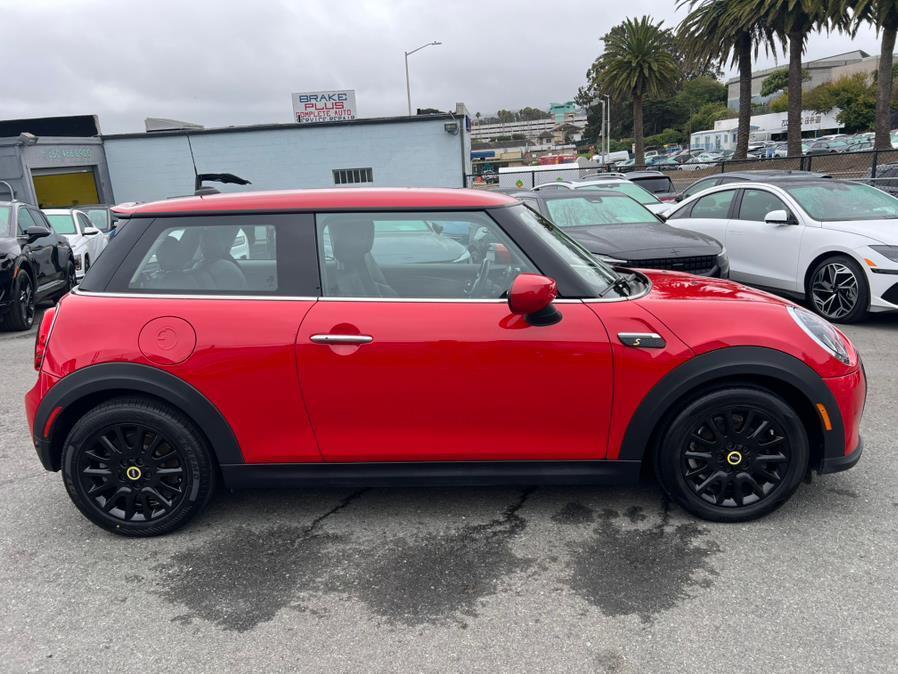 used 2023 MINI SE Hardtop car, priced at $18,900