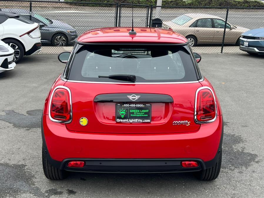 used 2023 MINI SE Hardtop car, priced at $18,900