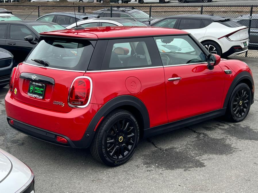 used 2023 MINI SE Hardtop car, priced at $18,900