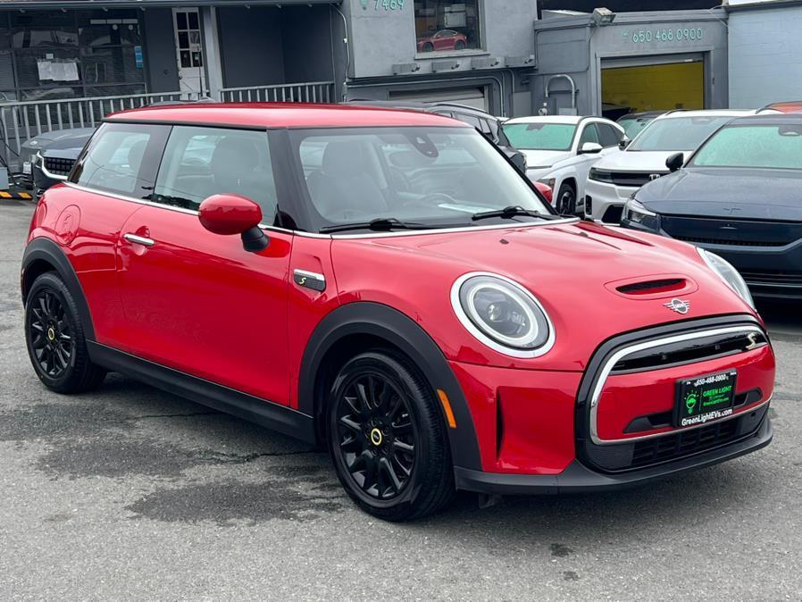 used 2023 MINI SE Hardtop car, priced at $18,900