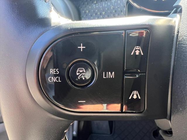 used 2022 MINI Hardtop car, priced at $18,400