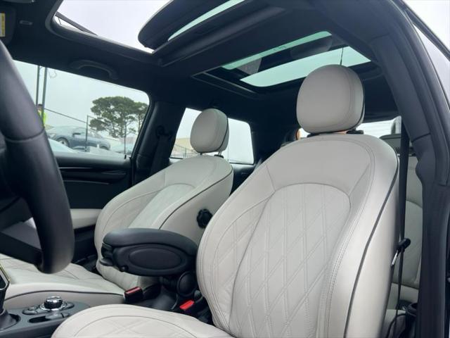 used 2022 MINI Hardtop car, priced at $18,400