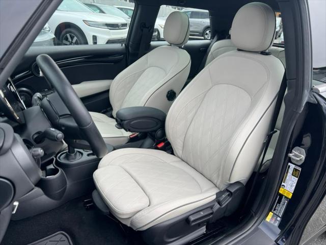 used 2022 MINI Hardtop car, priced at $18,400