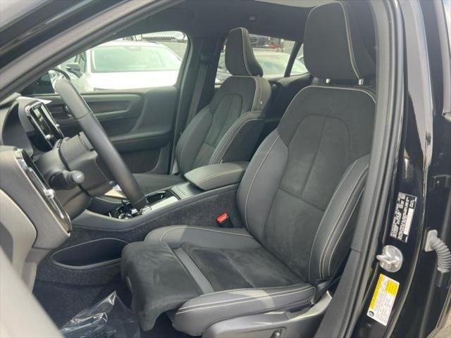 used 2022 Volvo C40 Recharge Pure Electric car, priced at $26,700