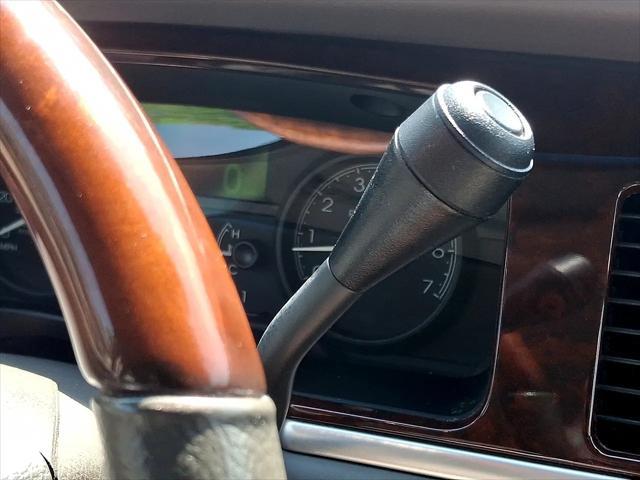 used 2009 Lincoln Town Car car, priced at $7,951