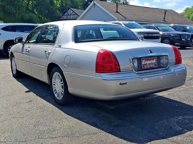 used 2009 Lincoln Town Car car, priced at $7,951