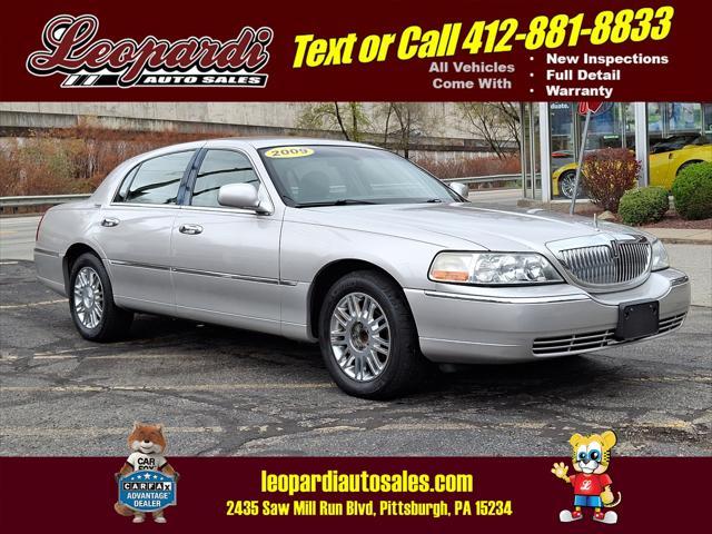 used 2009 Lincoln Town Car car, priced at $9,951