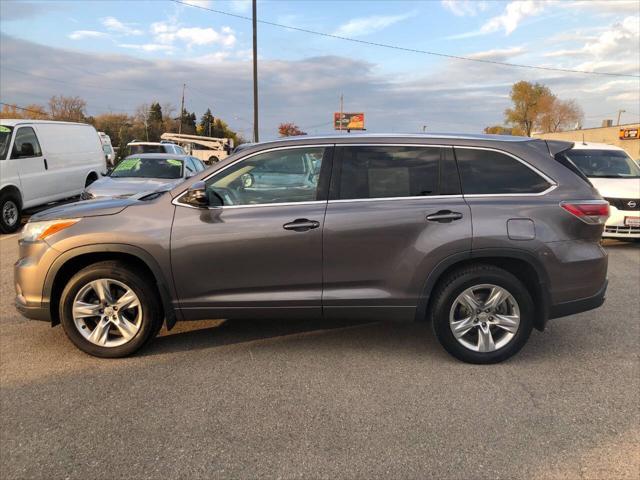 used 2015 Toyota Highlander car, priced at $18,795