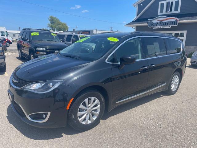 used 2017 Chrysler Pacifica car, priced at $13,500