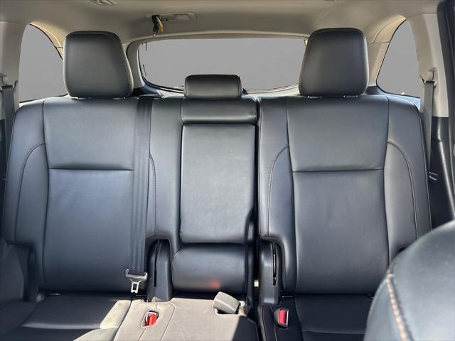 used 2019 Toyota Highlander car, priced at $23,567