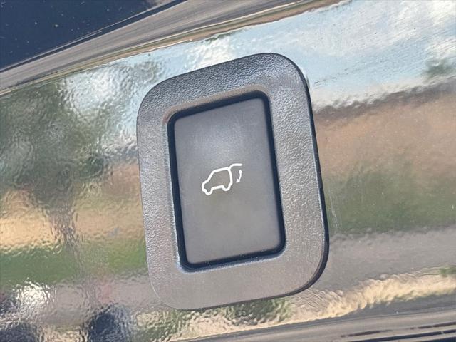 used 2019 Toyota Highlander car, priced at $23,567