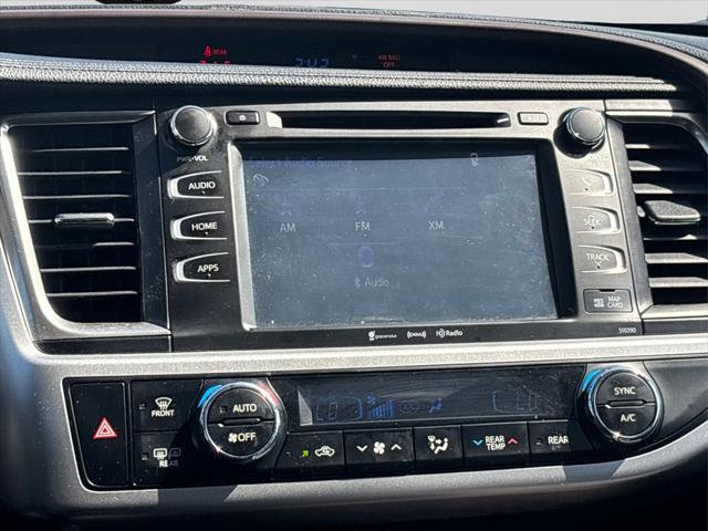 used 2019 Toyota Highlander car, priced at $23,567