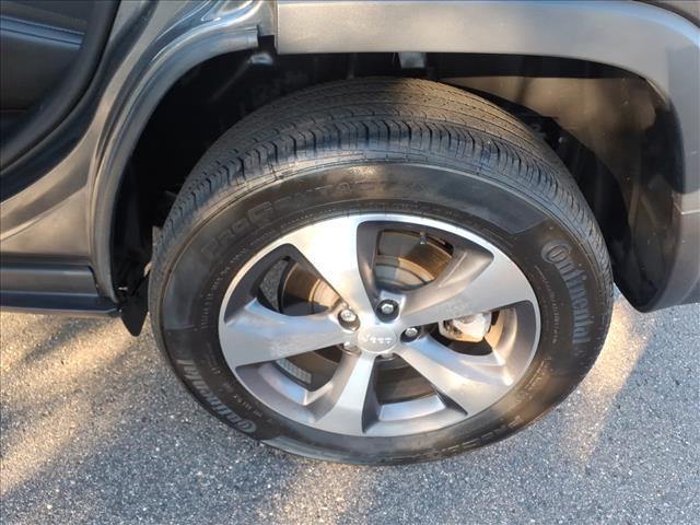 used 2022 Jeep Cherokee car, priced at $27,000