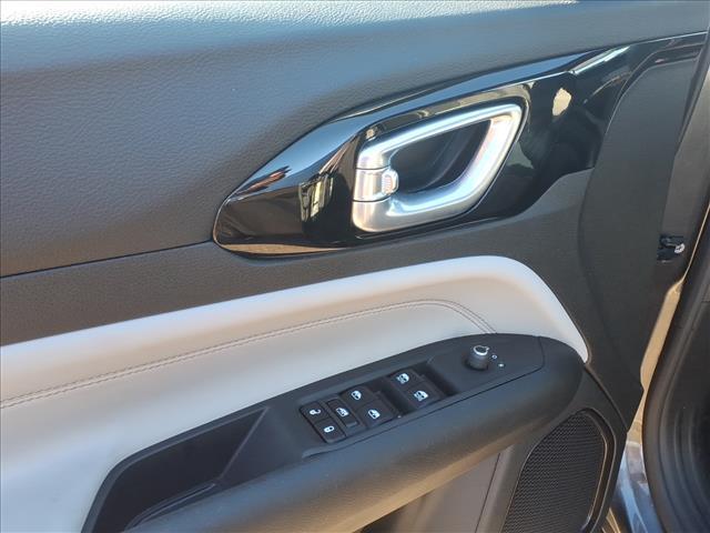 used 2023 Jeep Compass car, priced at $25,900