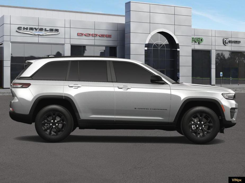 new 2025 Jeep Grand Cherokee car, priced at $45,780