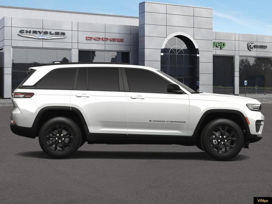 new 2025 Jeep Grand Cherokee car, priced at $45,185