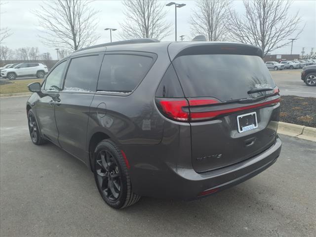 used 2022 Chrysler Pacifica car, priced at $37,000