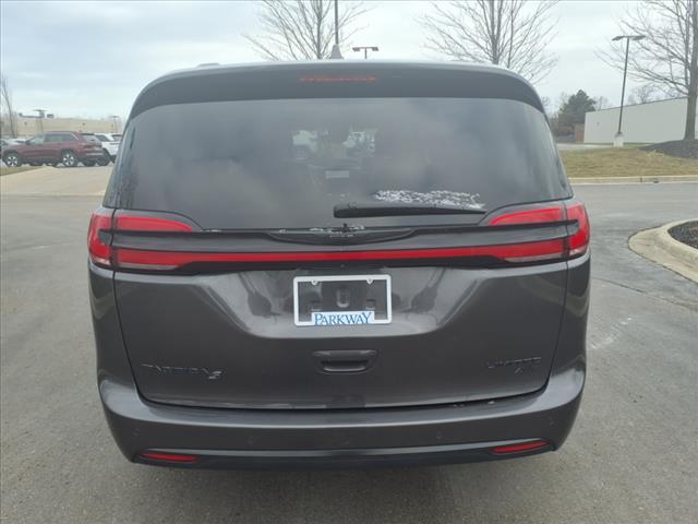 used 2022 Chrysler Pacifica car, priced at $37,000