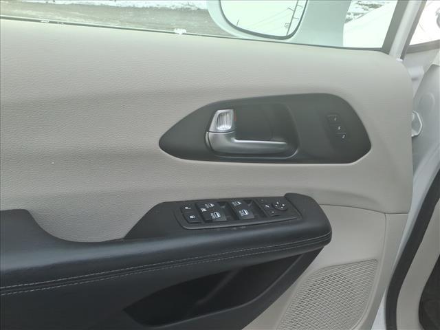 used 2020 Chrysler Pacifica car, priced at $25,000