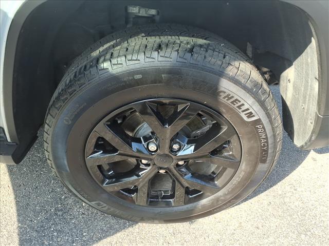 used 2023 Jeep Grand Cherokee car, priced at $33,400
