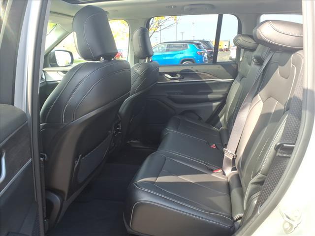 used 2023 Jeep Grand Cherokee car, priced at $33,400