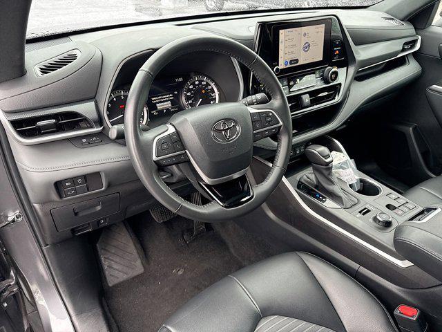 used 2024 Toyota Highlander car, priced at $41,987