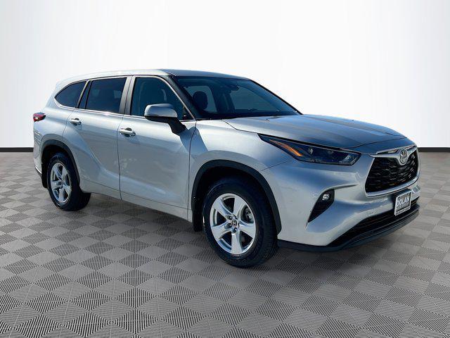 used 2023 Toyota Highlander car, priced at $31,471