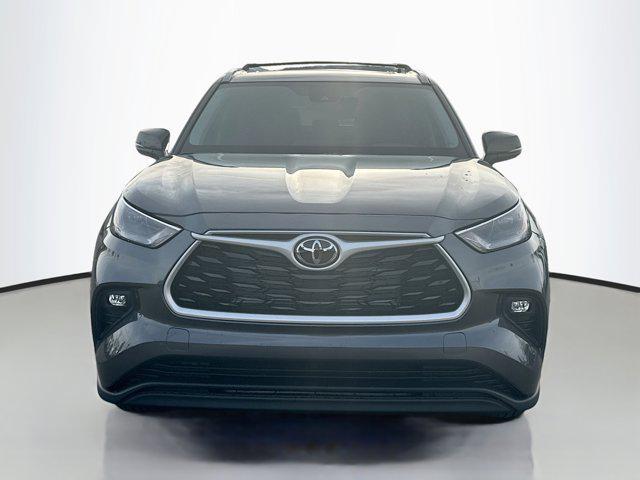 new 2025 Toyota Highlander Hybrid car, priced at $48,198