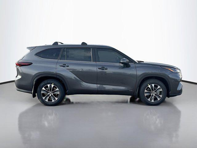 new 2025 Toyota Highlander Hybrid car, priced at $48,198