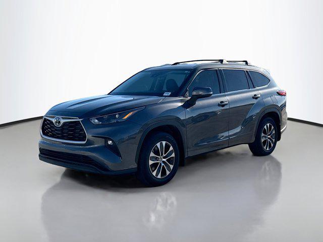 used 2022 Toyota Highlander car, priced at $39,497