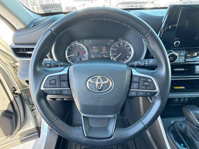 used 2023 Toyota Highlander car, priced at $38,987