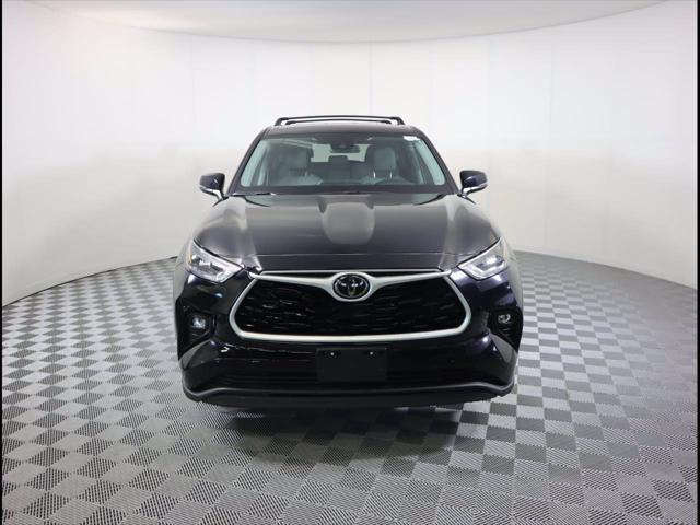 used 2020 Toyota Highlander car, priced at $29,987