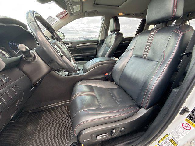 used 2019 Toyota Highlander car, priced at $30,987