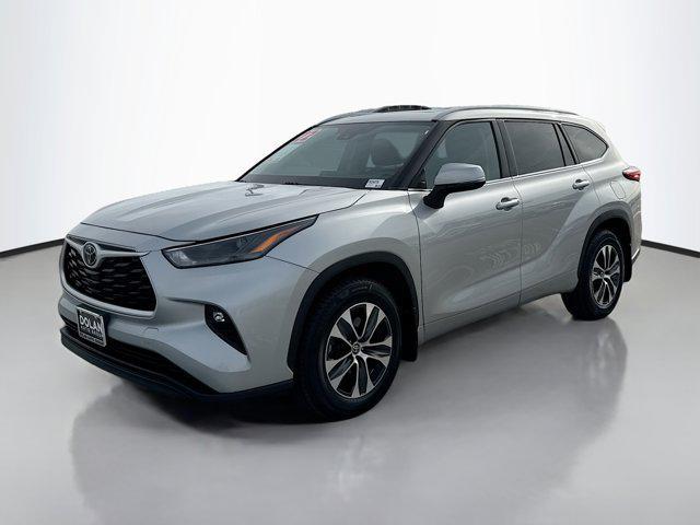 used 2022 Toyota Highlander car, priced at $36,805