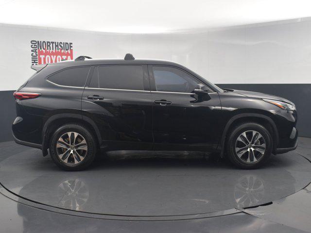 used 2022 Toyota Highlander car, priced at $31,290